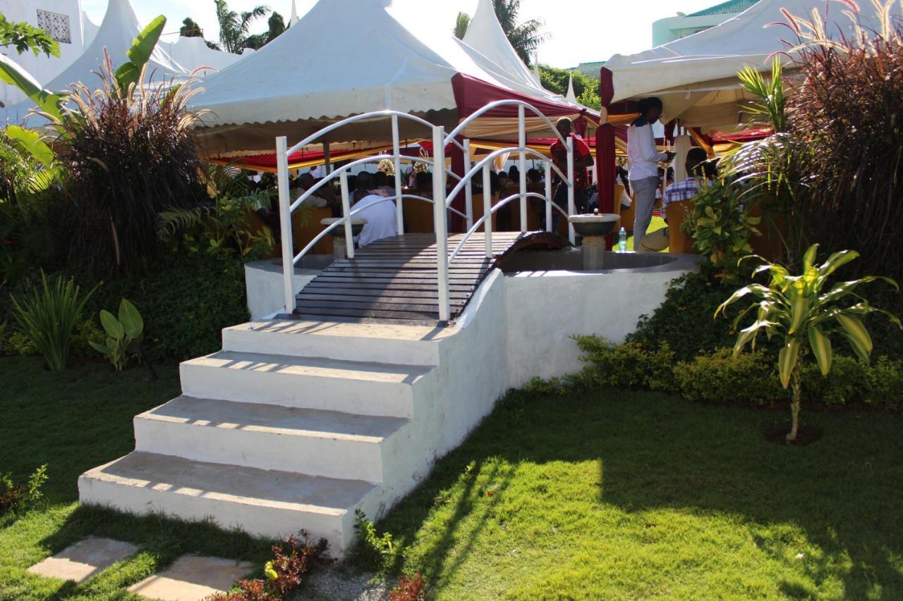 Chamiachi Hotel & Apartments Bamburi Exterior foto